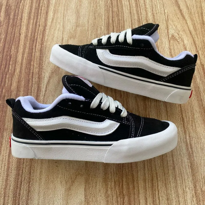 VANS Casual Sneakers Wanita white black photo 1