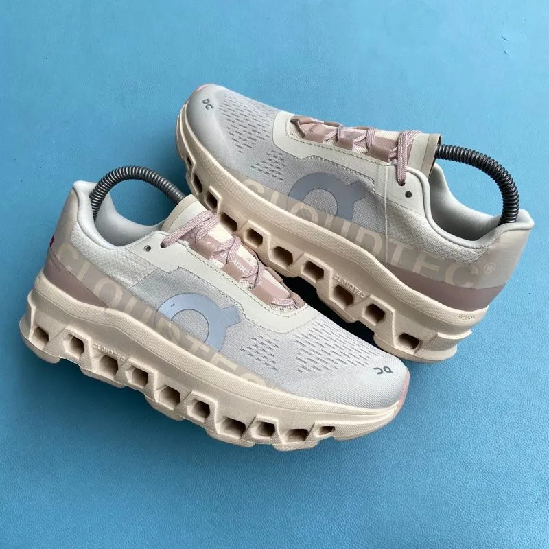 On Running Sportswear Casual Sneakers Wanita tan cream photo 1
