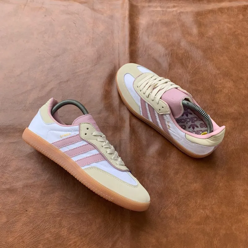 Adidas Streetwear Sneakers Wanita white pink photo 1
