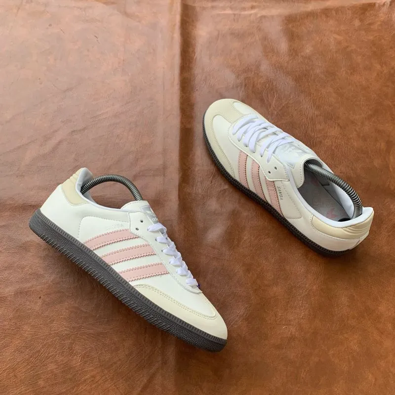 Adidas Streetwear Sneakers Wanita white pink photo 1