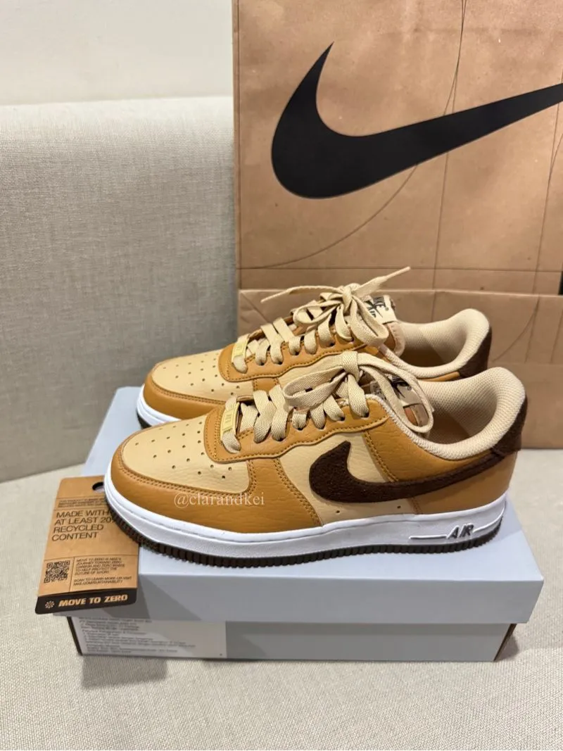 Nike Casual Sneakers Wanita brown cream photo 1