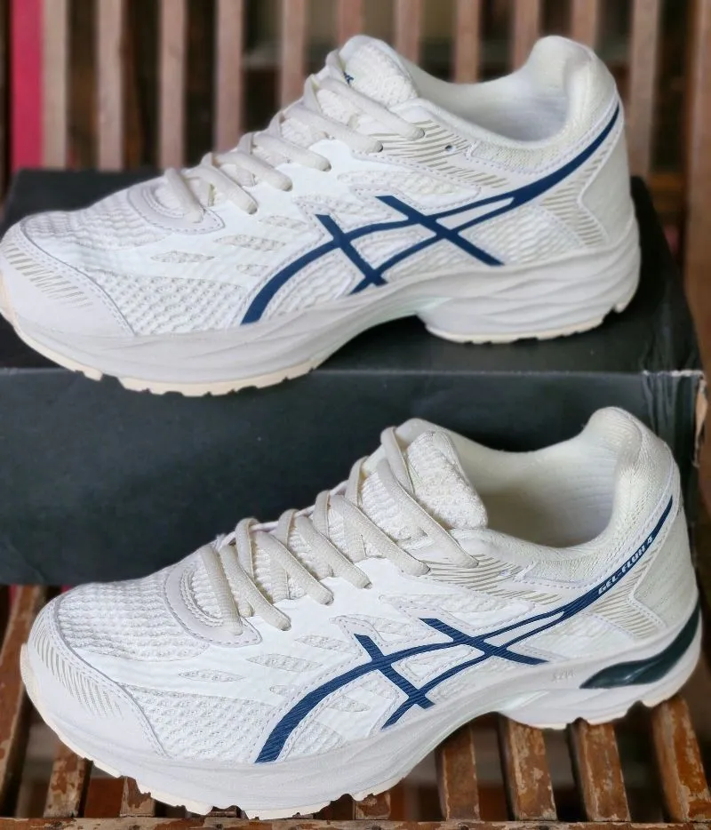 Asics Sportswear Sneakers Wanita white photo 1