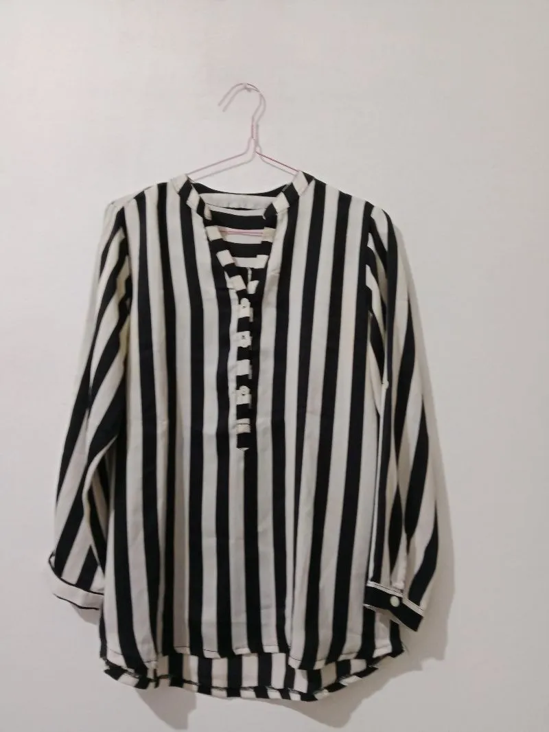 Casual Blouse Wanita white black photo 1