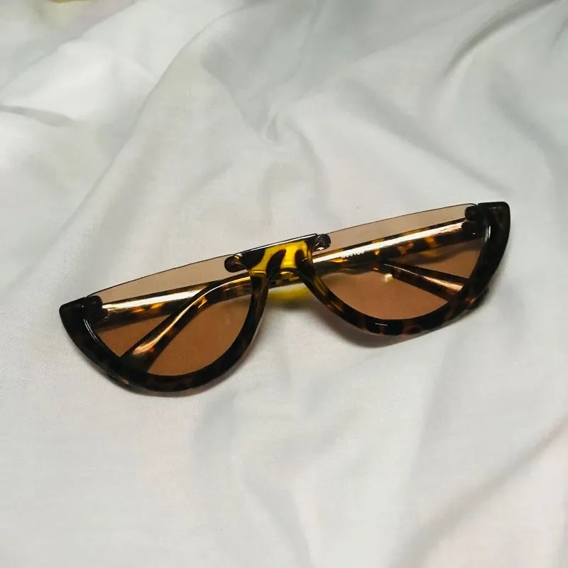 Vintage Y2K Sunglass Wanita brown black photo 1