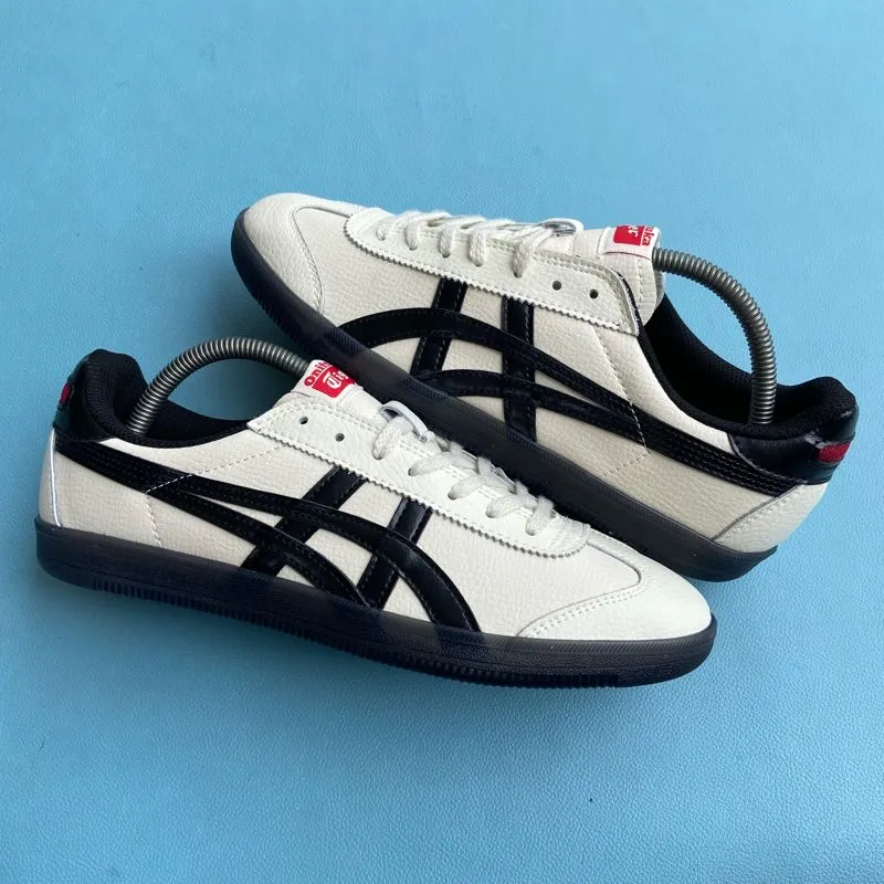 Onitsuka Tiger Casual Sneakers Pria white black photo 1