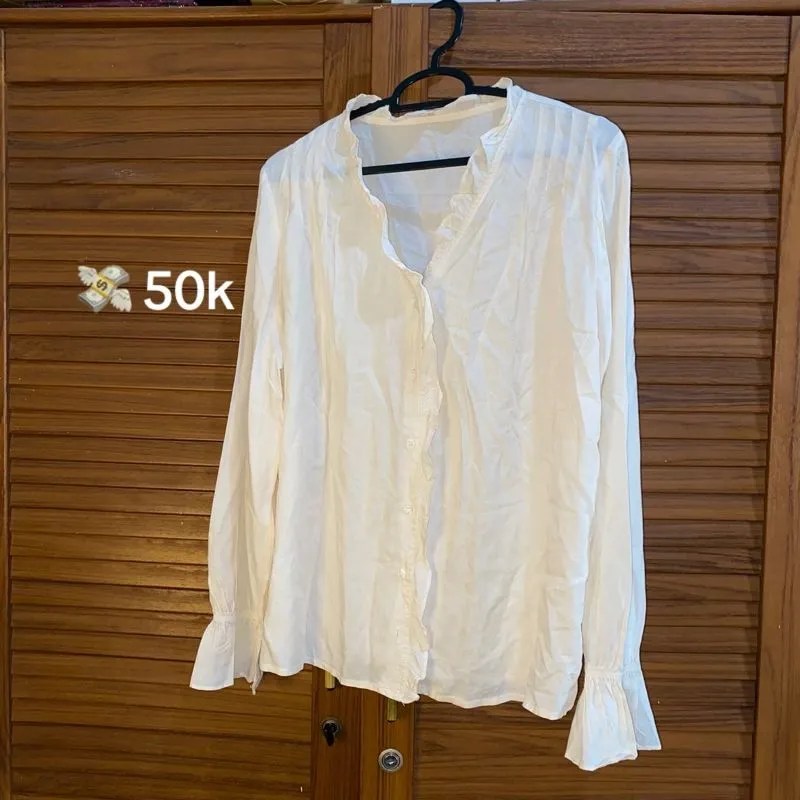 Casual Blouse Wanita cream photo 1