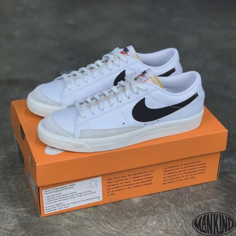 Nike Streetwear Sneakers Pria white photo 1