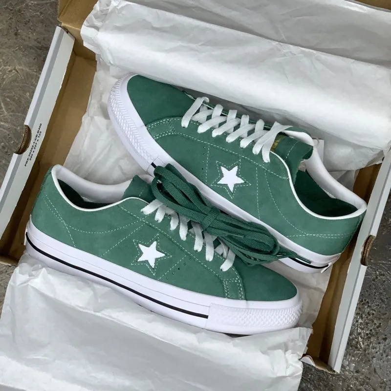 Converse Streetwear Sneakers Pria green photo 1
