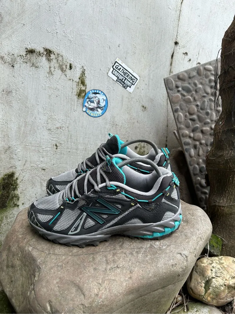 New Balance Casual Sneakers Wanita black photo 1