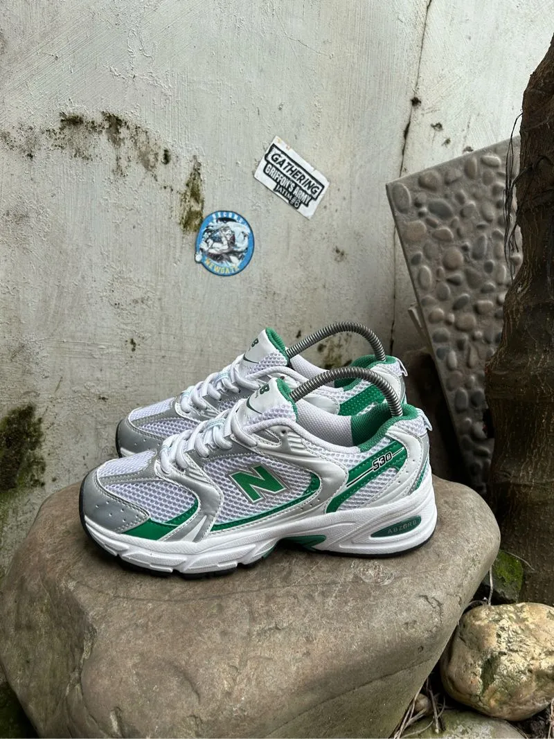 New Balance Casual Sneakers Wanita white green photo 1