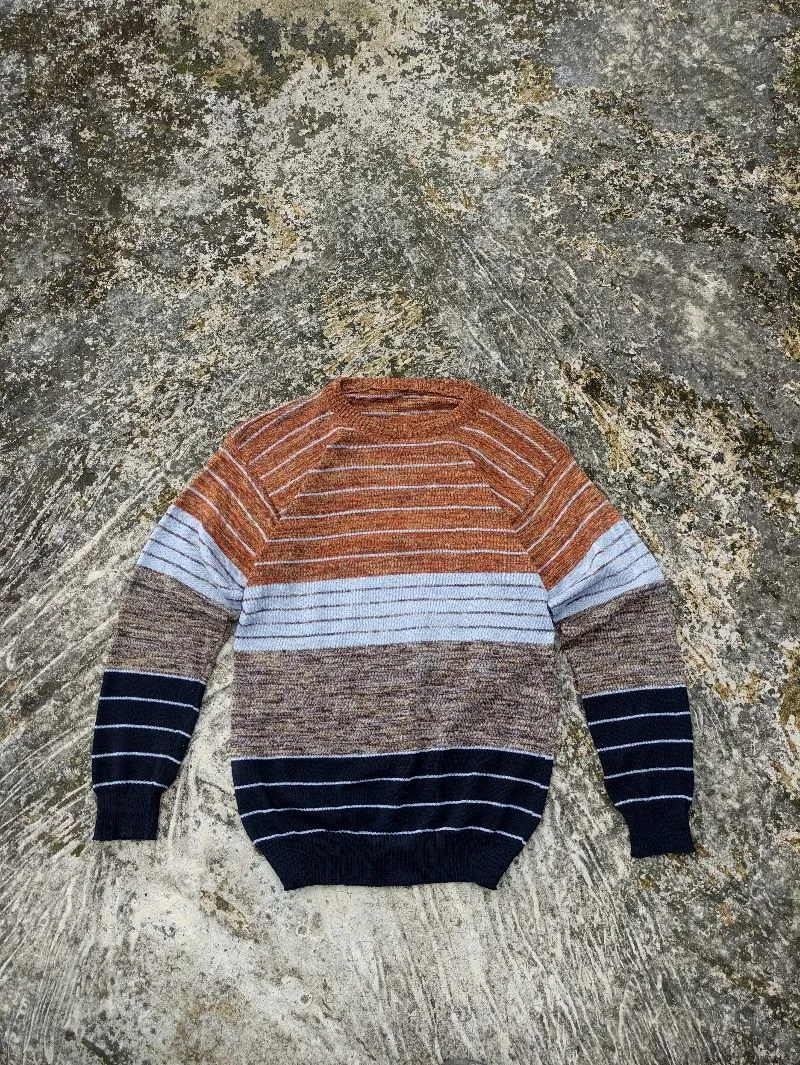 Minimalist Sweatshirt Wanita multicolor photo 1