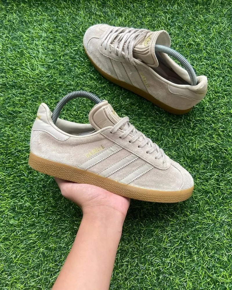 Adidas Casual Casual shoe Pria tan cream photo 1