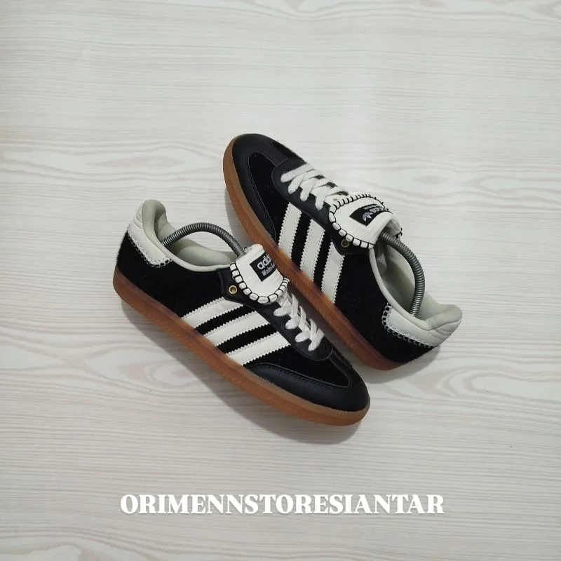 Adidas Casual Sneakers Pria white black photo 1