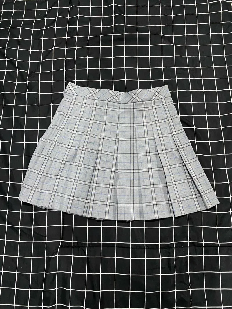 Uniqlo Casual Pleated skirt Wanita gray photo 1