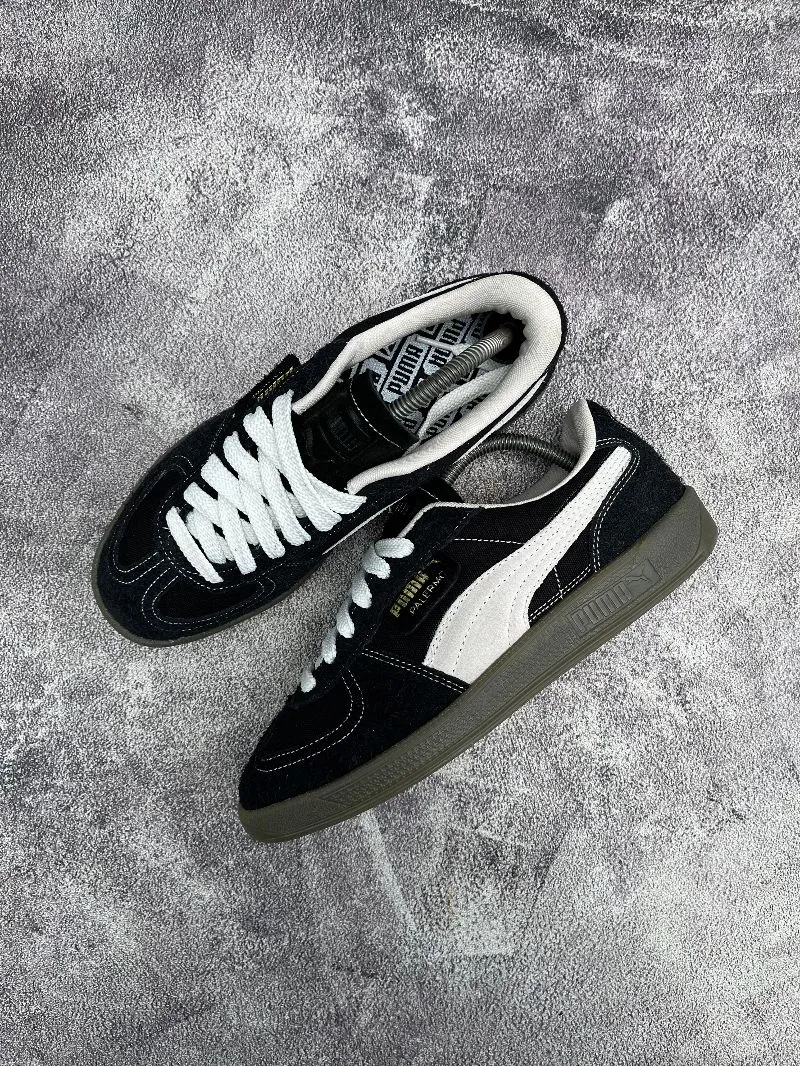 Puma Streetwear Sneakers Pria white black photo 1