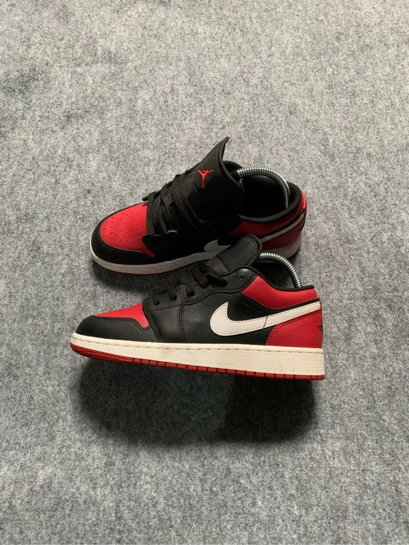 Nike Air Jordan Vintage Casual Sneakers Pria red black photo 1