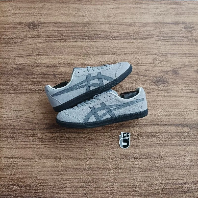 Onitsuka Tiger Casual Sneakers Pria gray photo 1
