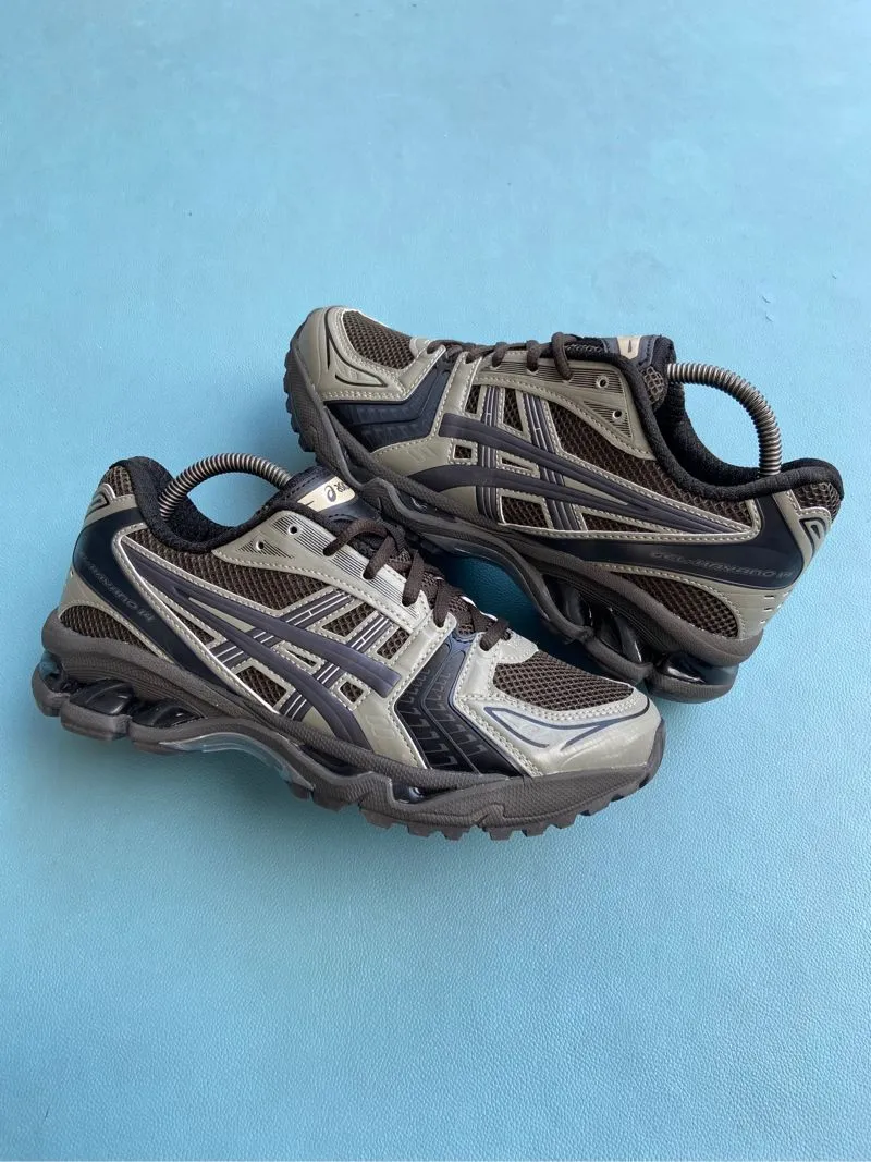 Asics Casual Sneakers Pria multicolor brown photo 1