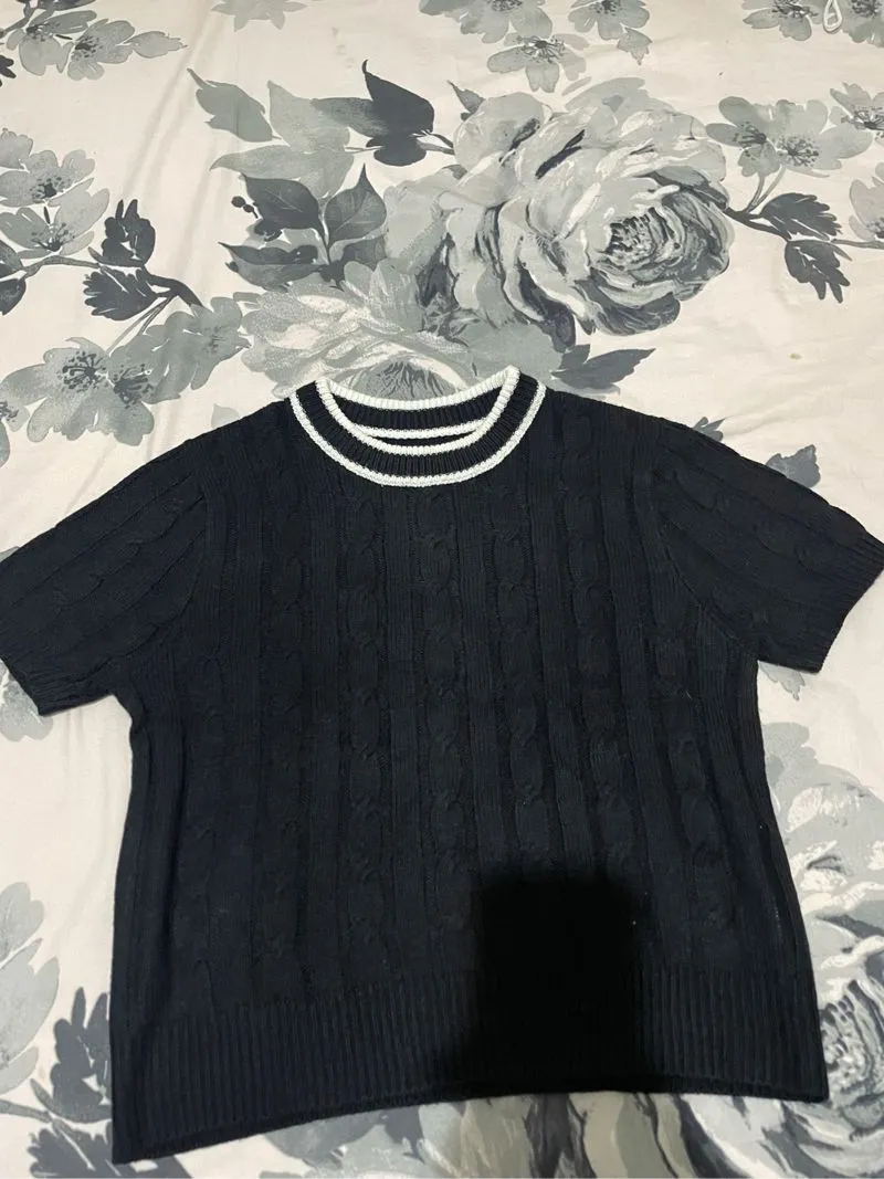 Executive Casual Shirt Wanita white black photo 1