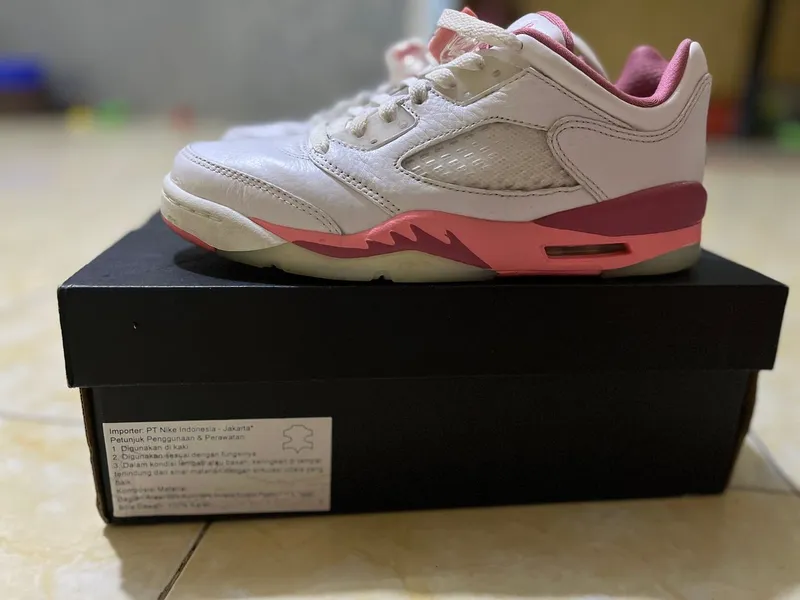 Nike Air Jordan Sportswear Casual Sneakers Wanita white pink photo 1