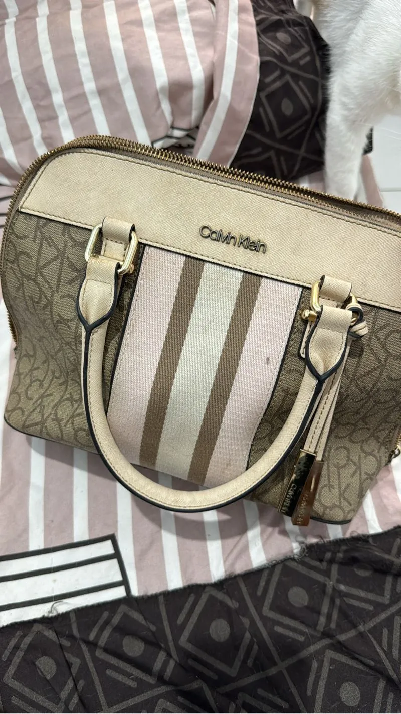 Calvin Klein Luxury Handbag Wanita tan cream photo 1