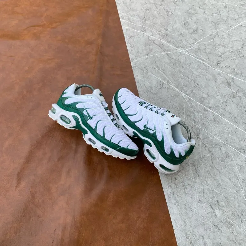 Nike Sportswear Sneakers Pria white green photo 1