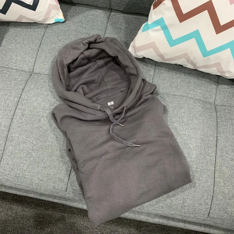 Uniqlo Casual Sweatshirt Pria black gray photo 1