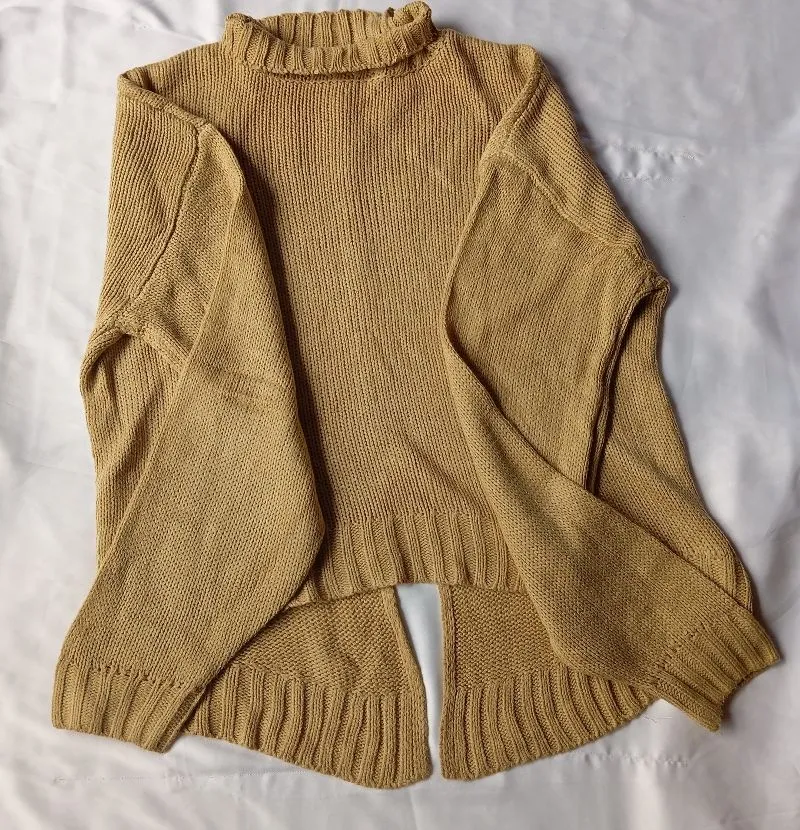 Minimalist Sweater Wanita khaki photo 1