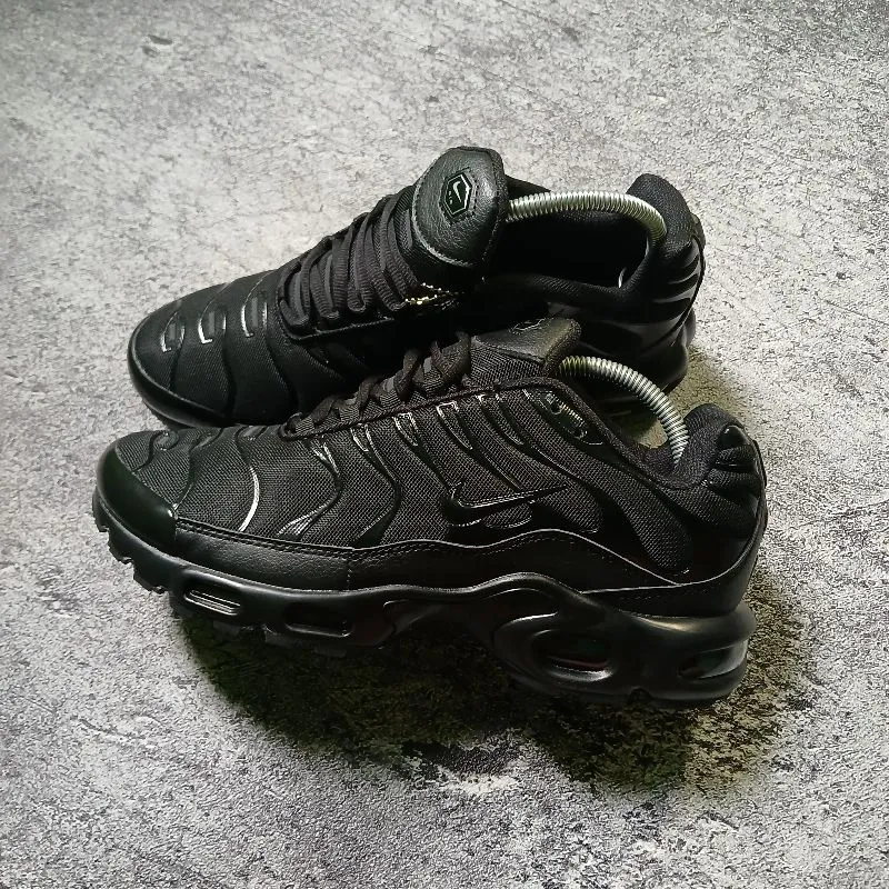 Nike Futurist Casual Sneakers Pria black photo 1