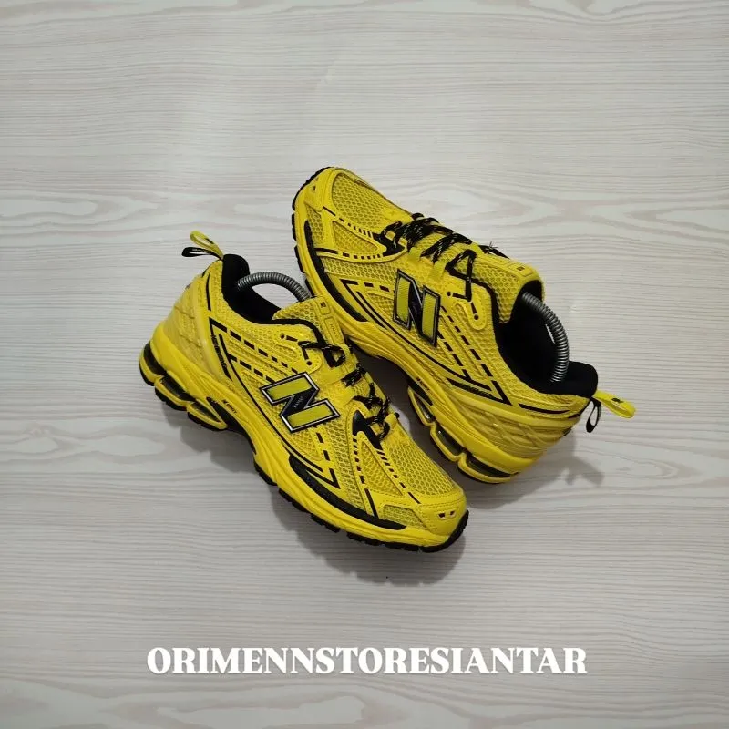 New Balance Sportswear Casual Sneakers Pria yellow photo 1
