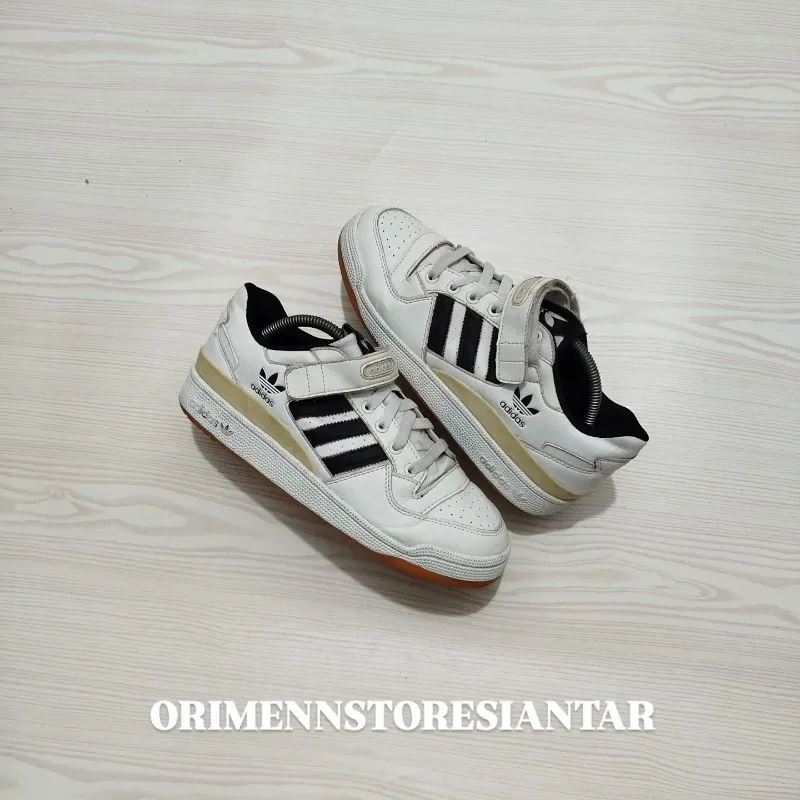 Adidas Casual Sneakers Pria white black photo 1