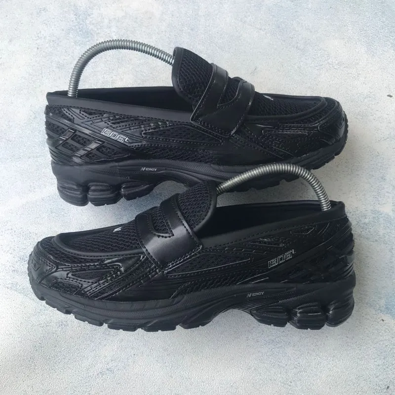 New Balance Casual Sneakers Pria black photo 1
