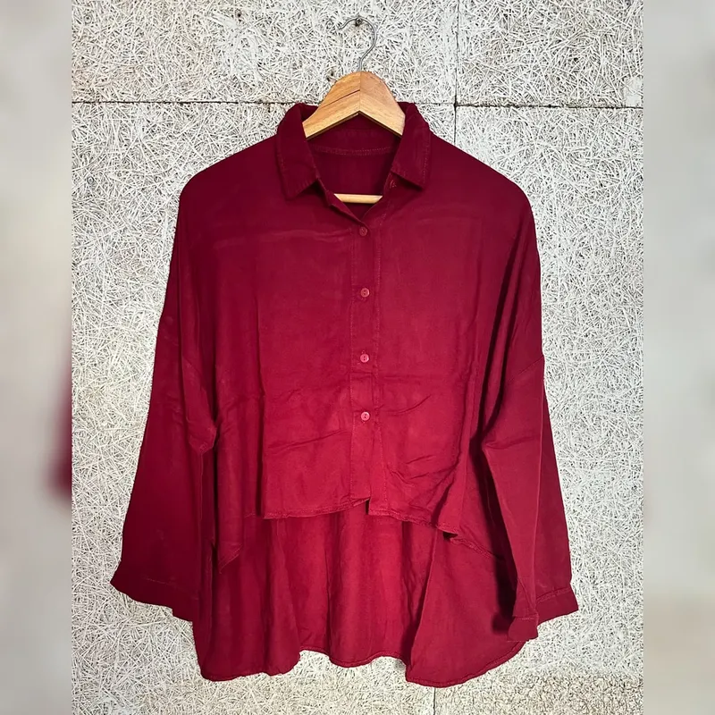 Minimalist Casual Shirt Wanita burgundy red photo 1