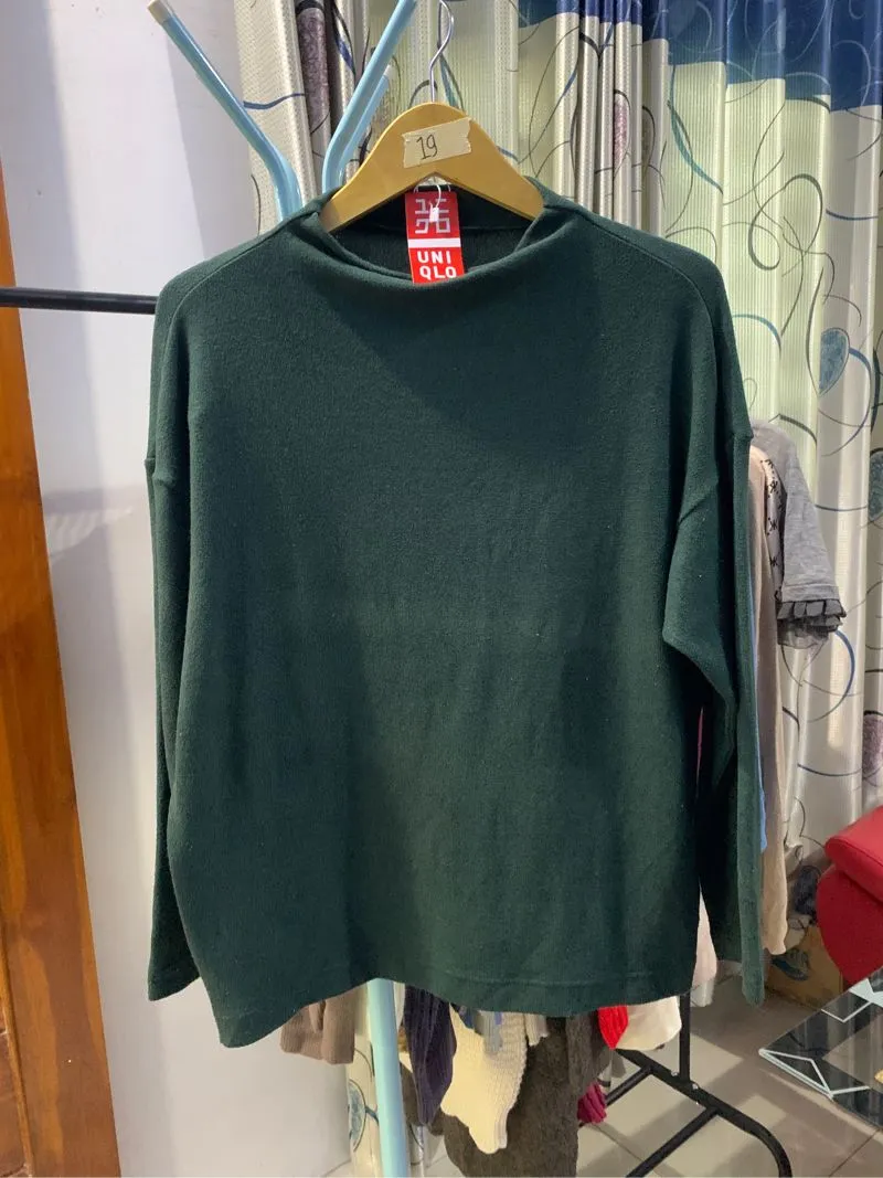 Uniqlo Casual Blouse Wanita green photo 1