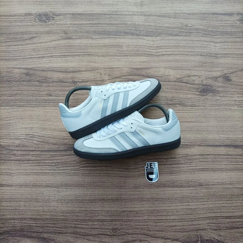 Adidas Casual Sneakers Wanita white gray photo 1