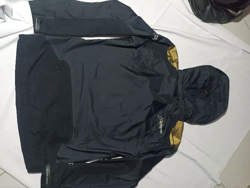 Eider Sportswear Windbreaker Pria black Preloved