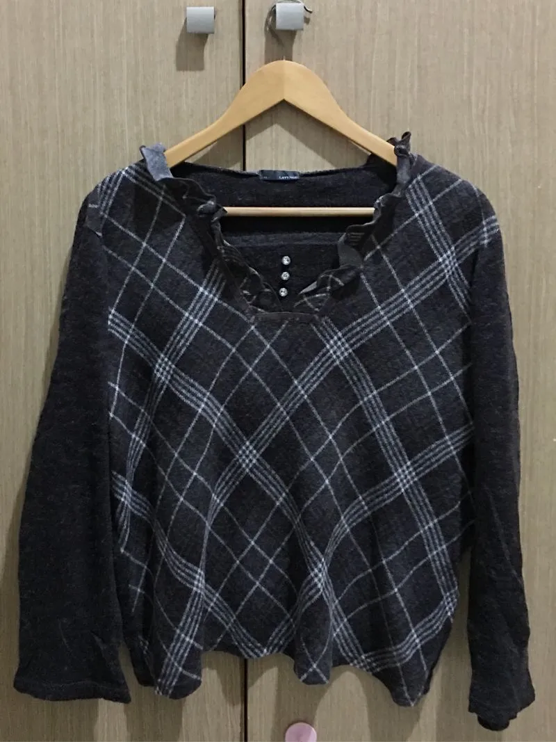 Minimalist Sweater Wanita black photo 1