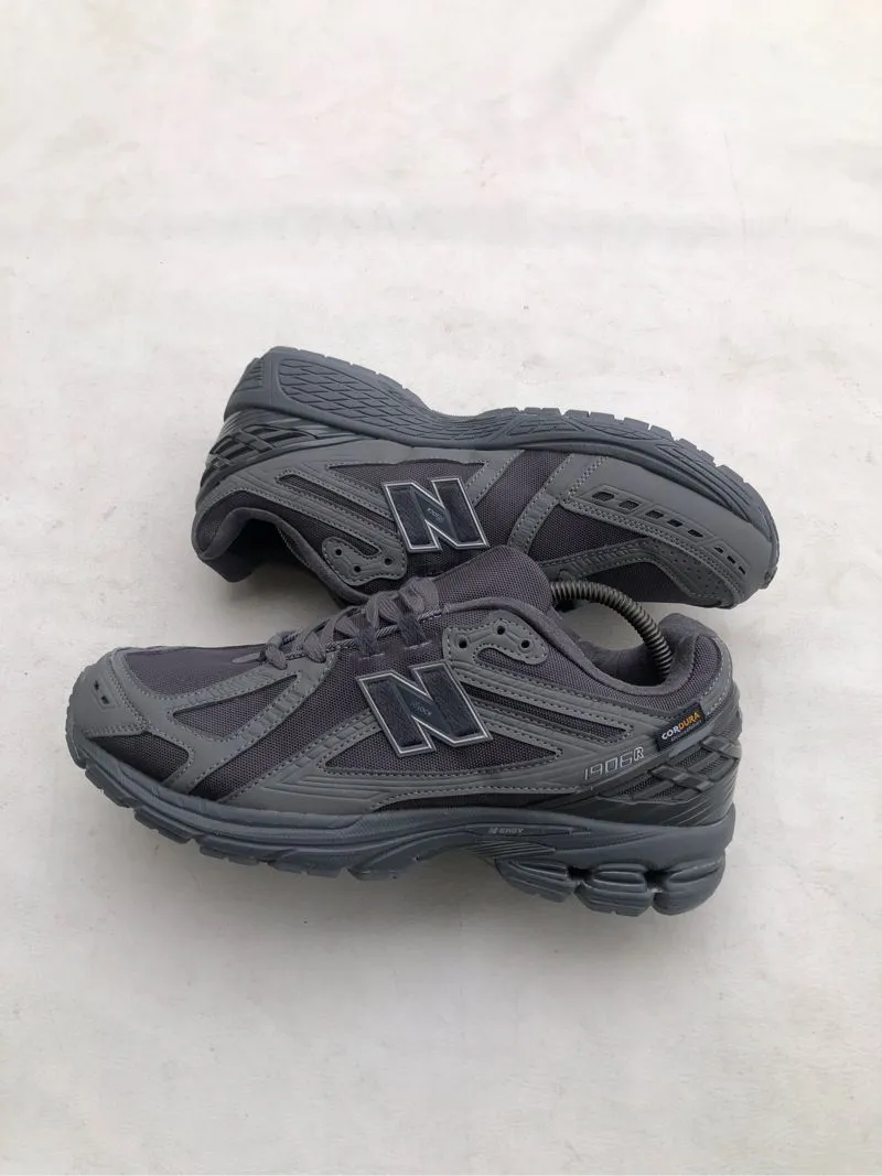 New Balance Sportswear Casual Sneakers Pria black gray photo 1