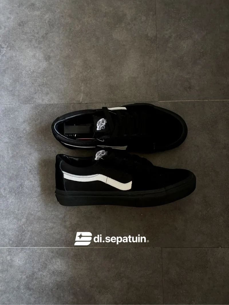 VANS Casual Sneakers Wanita white black photo 1