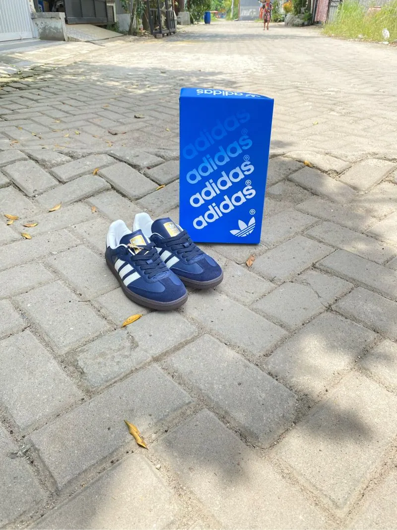 Adidas Streetwear Casual Casual shoe Pria white navy photo 1