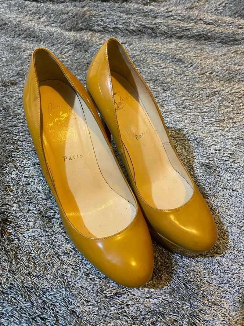 Christian Louboutin Luxury Heels Wanita yellow photo 1