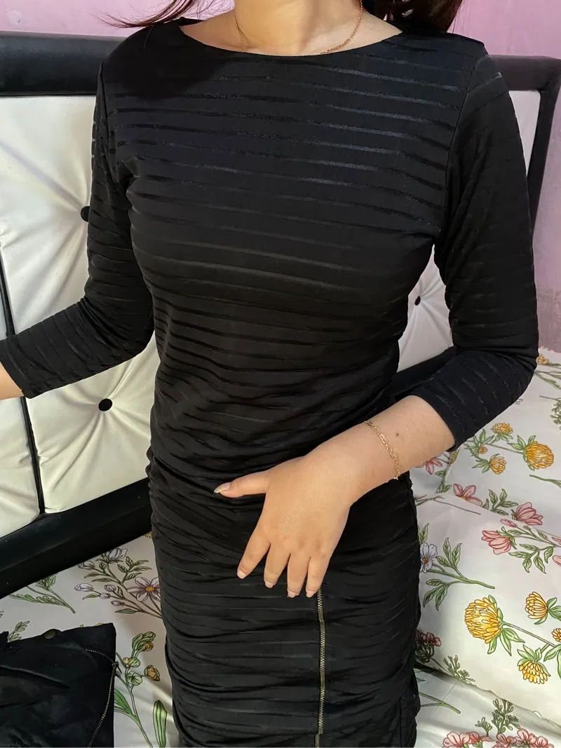 Minimalist Wanita black photo 1
