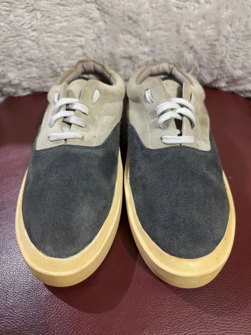 Fear of God ESSENTIALS Vintage Luxury Sneakers Pria gray cream photo 1