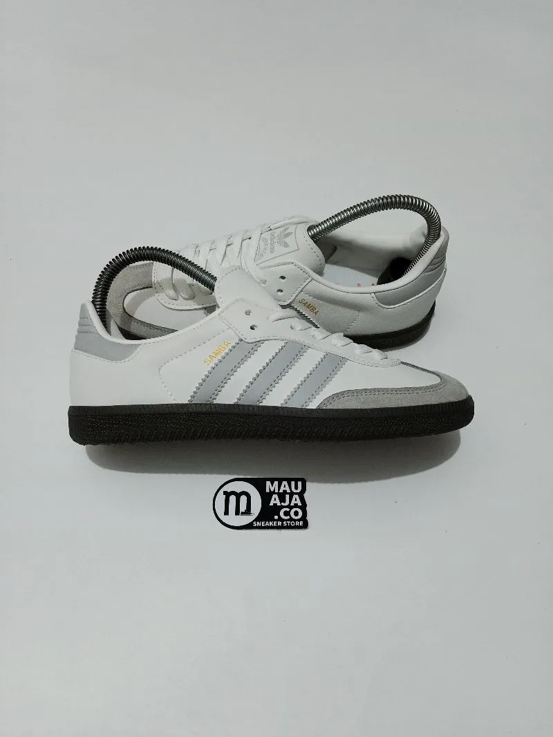 Adidas Streetwear Casual Sneakers Wanita white gray photo 1