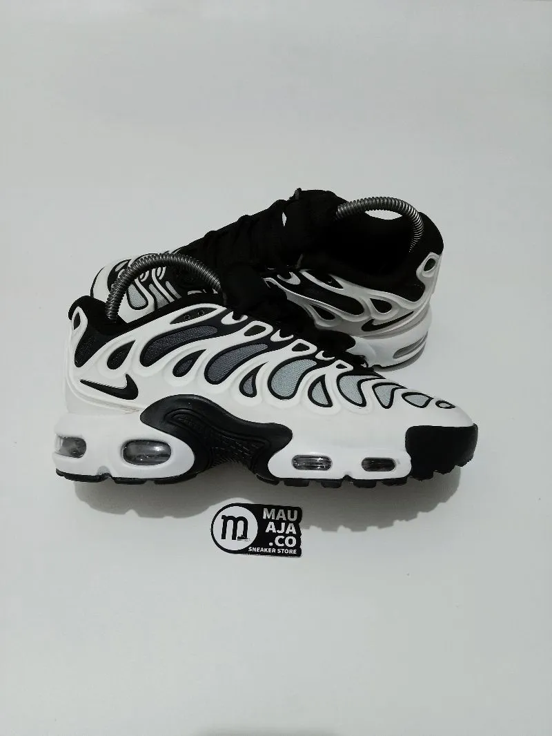 Nike Sportswear Casual Sneakers Pria white black photo 1