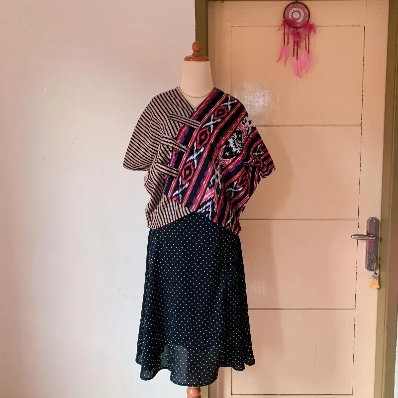 Batik Crop top Wanita multicolor photo 1