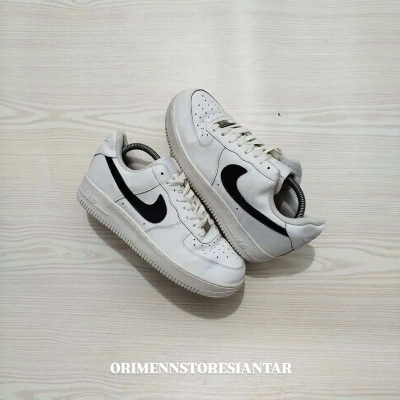 Nike Casual Sneakers Pria white black photo 1