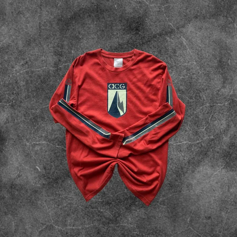 Nike ACG Vintage Streetwear T-shirt Pria red photo 1