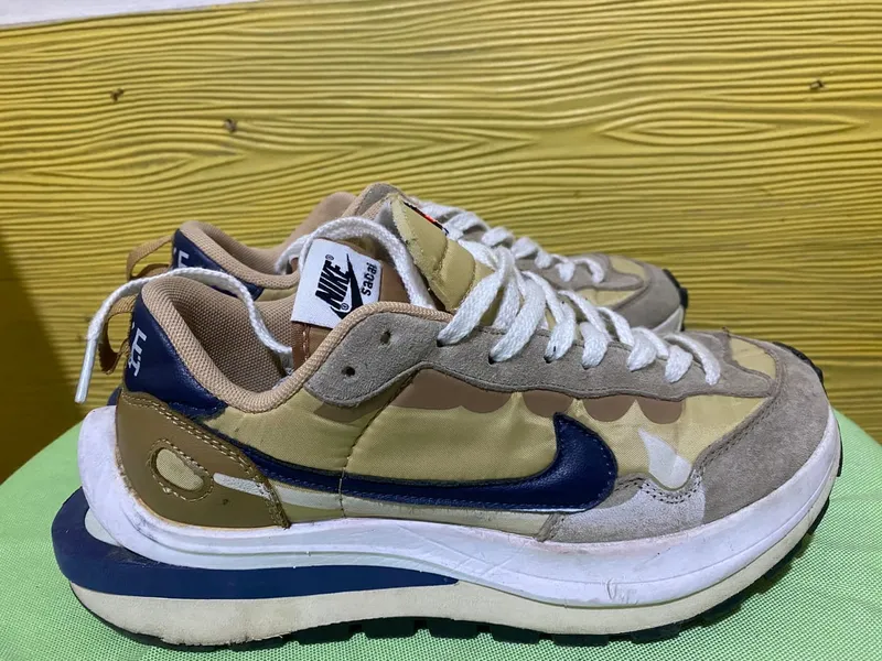 Nike Casual Sneakers Pria tan photo 1
