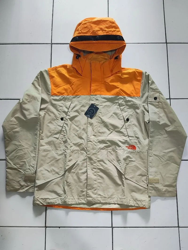 The North Face Gorpcore Biker Windbreaker Pria orange cream photo 1